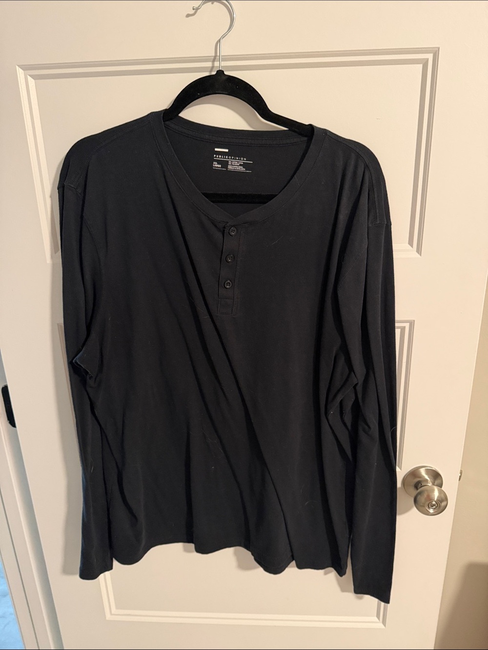 Men's Black Long-Sleeve Henley Shirt - Casual Essential
